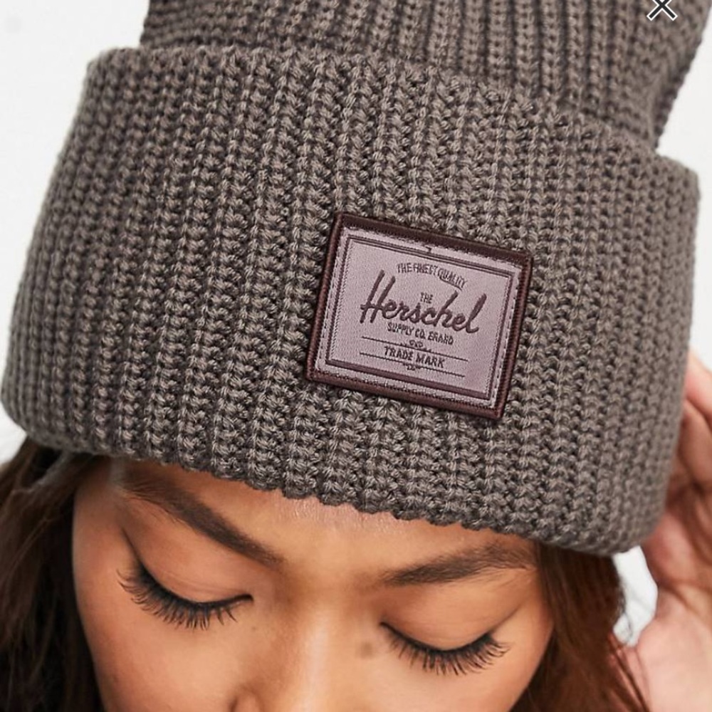 BRAND NEW BEANIE